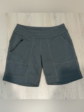 Title Nine Women's Athletic Stretch Shorts in  Heathered Sage Green XS hiking